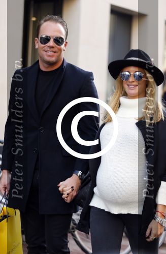 Amsterdam 30 oktober 2015
Robert Doornbos met zijn zwangere vriendin Chantal Bles