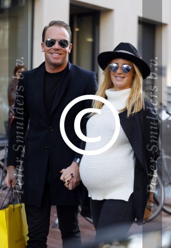 Amsterdam 30 oktober 2015
Robert Doornbos met zijn zwangere vriendin Chantal Bles