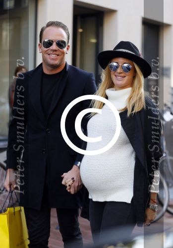 Amsterdam 30 oktober 2015
Robert Doornbos met zijn zwangere vriendin Chantal Bles