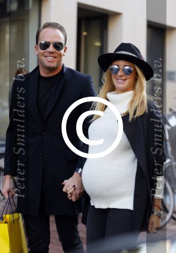 Amsterdam 30 oktober 2015
Robert Doornbos met zijn zwangere vriendin Chantal Bles