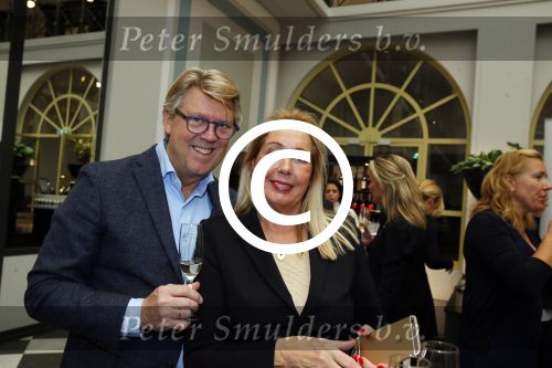 Amsterdam 19 oktober 2015 
Boekpresentatie Sacha de Boer en Jacob Jan Boerma in hotel Krasnapolsky. Man Rick Nieman praat het aan elkaar. Robert Kranenborg met vrouw