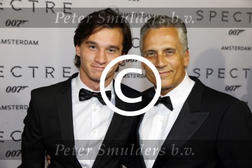 Amsterdam 28 oktober 2015
Premiere James Bond spectre in Tuschinski. Robert Schoemacher met zoon