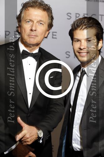 Amsterdam 28 oktober 2015
Premiere James Bond spectre in Tuschinski. Robert met schoonzoon Robert