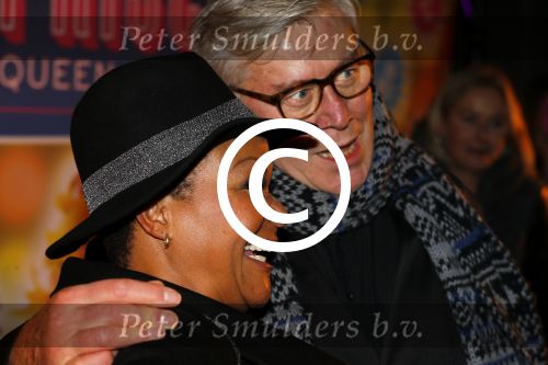 Amsterdam 11 november 2015
Premiere queen of the dessert met oa Jason Donovan Simon Greete Adam Bailey en Philip Childs in carre. Ruth Jacott en Barrie Stevens