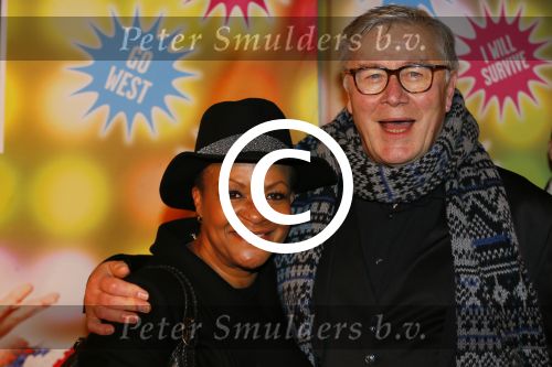Amsterdam 11 november 2015
Premiere queen of the dessert met oa Jason Donovan Simon Greete Adam Bailey en Philip Childs in carre. Ruth Jacott en Barrie Stevens