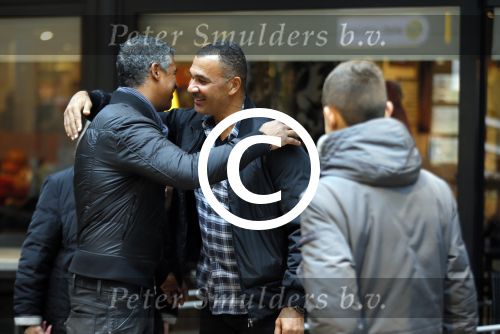 Amsterdam 21 oktober 2015
Ruud Gullit met Vrirndin Karin in Gelderland plein. Frank Rijkaard met moeder
