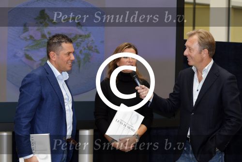 Amsterdam 19 oktober 2015 
Boekpresentatie Sacha de Boer en Jacob Jan Boerma in hotel Krasnapolsky. Man Rick Nieman praat het aan elkaar.