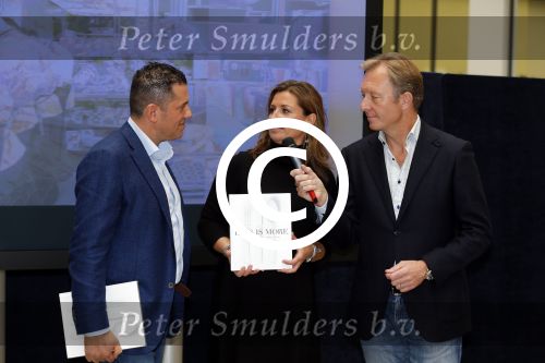 Amsterdam 19 oktober 2015 
Boekpresentatie Sacha de Boer en Jacob Jan Boerma in hotel Krasnapolsky. Man Rick Nieman praat het aan elkaar.