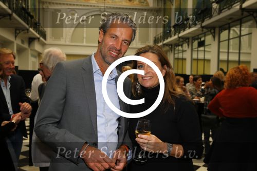 Amsterdam 19 oktober 2015 
Boekpresentatie Sacha de Boer en Jacob Jan Boerma in hotel Krasnapolsky. Man Rick Nieman praat het aan elkaar. Sacha met broer