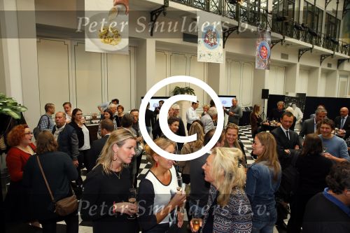 Amsterdam 19 oktober 2015 
Boekpresentatie Sacha de Boer en Jacob Jan Boerma in hotel Krasnapolsky. Man Rick Nieman praat het aan elkaar.