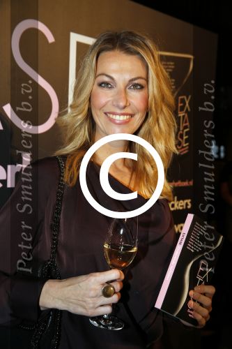 Amsterdam 2 november 2015
Presentatie boek Extase geschreven door Heleen v Royen Georgina Verbaan Daphne Deckers Susan Smit Patricia Snel Sophie v d Stap Chantal v Gastel Myrthe v d Meer Milou v d Will en Halina Reijn. De presenatie was bij Duchess.