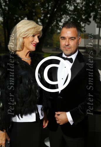Hilversum 18 oktober 2015
Premiere nieuwe show in studio 21 Pandora. Tineke Schouten met een kennis