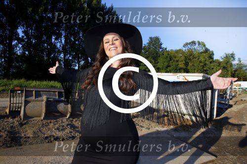 Haarzuilens 27 september 2015
Aktie om bomen te planten gepresenteerd door Beau v Erven Dorens en Angela Groothuizen.
Trijntje Oosterhuis