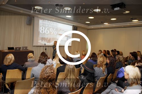 Amsterdam 18 oktober 2015
Vivian Reijs organiseert een dag in het movenpick hotel over voeding etc