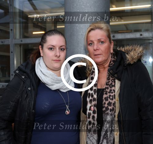 Den Bosch, 13 Oktober 2016
Rechtbank in de zaak Nicole v d Hurk
Op de foto Ad v d Hurk ex-vrouw Jolanda  v d Weijden met dochter Debbie v d Hurk