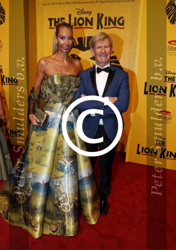 Scheveningen 30 oktober 2016
Premiere the lion king in het circustheater. Addy v d Krommenacker met assistente