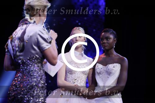 Amsterdam 25 oktober 2016
Finale Hollands Next topmodel gepresenteerd door Anouk Smulders met de finalisten Akke Marije Colette Emma en Noor. Juryleden Fred v Leer Anna Nooshin en Alek Bruessing.