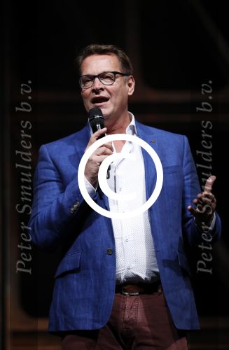 Schiedam 26 oktober 2016
Presentatie cast Ciske de Rat met oa Danny de Munk Bas Keijzer Ad Knippels Brigiite Nijman Ellen evers Sophie Veldhuizen en Boris v d Ham in schouwburg Schiedam. Albert Verlinde is er names stage entertainment.