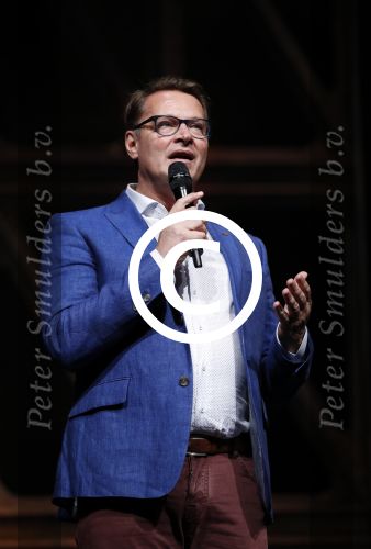 Schiedam 26 oktober 2016
Presentatie cast Ciske de Rat met oa Danny de Munk Bas Keijzer Ad Knippels Brigiite Nijman Ellen evers Sophie Veldhuizen en Boris v d Ham in schouwburg Schiedam. Albert Verlinde is er names stage entertainment.