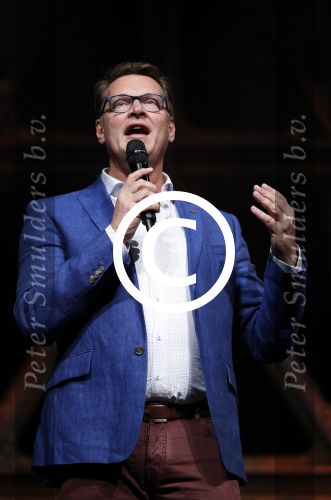 Schiedam 26 oktober 2016
Presentatie cast Ciske de Rat met oa Danny de Munk Bas Keijzer Ad Knippels Brigiite Nijman Ellen evers Sophie Veldhuizen en Boris v d Ham in schouwburg Schiedam. Albert Verlinde is er names stage entertainment.