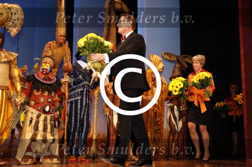 Scheveningen 30 oktober 2016
Premiere the lion king in het circustheater. slotaplaus met de cast. Albert Verlinde