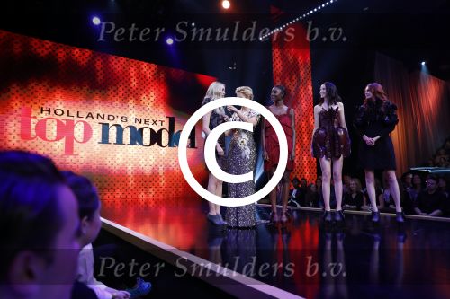 Amsterdam 25 oktober 2016
Finale Hollands Next topmodel gepresenteerd door Anouk Smulders met de finalisten Akke Marije Colette Emma en Noor. Juryleden Fred v Leer Anna Nooshin en Alek Bruessing.