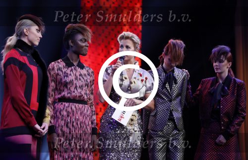 Amsterdam 25 oktober 2016
Finale Hollands Next topmodel gepresenteerd door Anouk Smulders met de finalisten Akke Marije Colette Emma en Noor. Juryleden Fred v Leer Anna Nooshin en Alek Bruessing.