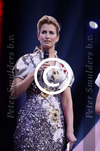 Amsterdam 25 oktober 2016
Finale Hollands Next topmodel gepresenteerd door Anouk Smulders met de finalisten Akke Marije Colette Emma en Noor. Juryleden Fred v Leer Anna Nooshin en Alek Bruessing.