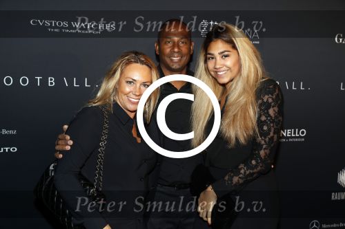 Halfweg 27 oktober 2016
Life after football LAF gala in the sugarfactory. Aron Winter met vrouw en dochter