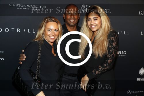 Halfweg 27 oktober 2016
Life after football LAF gala in the sugarfactory. Aron Winter met vrouw en dochter