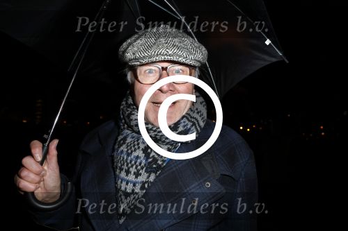 Amsterdam 14 november 2016
Premiere de zevende hemel in theater Carre. 
Barrie Stevens onder paraplu