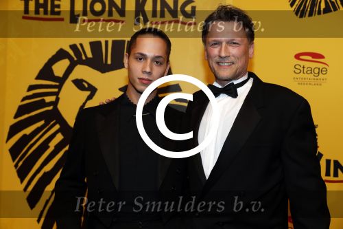 Scheveningen 30 oktober 2016
Premiere the lion king in het circustheater.
Bas Westerweel met zoon