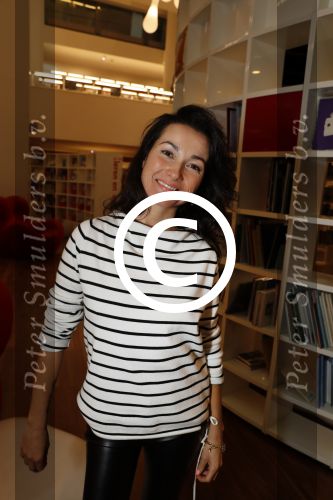 Amsterdam 14 november 2016
Winston Gerschtanowitz presenteerde de nieuwe sinterklaasboeken van Jumbo gemaakt door Katja  en Wim Schuurman Albert Verlinde en Wesley Sneijder die helaas niet aanwezig kon zijn in de Bibliotheek van Amsterdam. Katja had dochter Sammie mee genomen. Birgit Schuurman