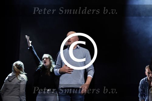 Schiedam 26 oktober 2016
Presentatie cast Ciske de Rat met oa Danny de Munk Bas Keijzer Ad Knippels Brigiite Nijman Ellen evers Sophie Veldhuizen en Boris v d Ham in schouwburg Schiedam. Albert Verlinde is er names stage entertainment.