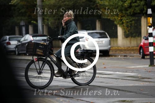 Amsterdam 5 november 2016
Bridget Maasland met zoon Mees op de fiets in Amsterdam