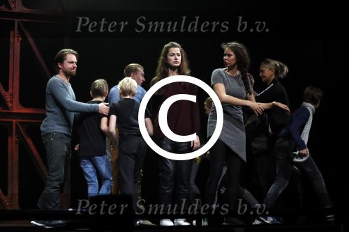 Schiedam 26 oktober 2016
Presentatie cast Ciske de Rat met oa Danny de Munk Bas Keijzer Ad Knippels Brigiite Nijman Ellen evers Sophie Veldhuizen en Boris v d Ham in schouwburg Schiedam. Albert Verlinde is er names stage entertainment.