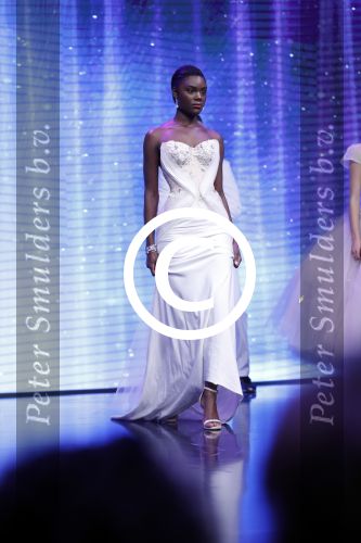 Amsterdam 25 oktober 2016
Finale Hollands Next topmodel gepresenteerd door Anouk Smulders met de finalisten Akke Marije Collette Emma en Noor. Juryleden Fred v Leer Anna Nooshin en Alek Bruessing.