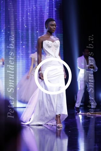 Amsterdam 25 oktober 2016
Finale Hollands Next topmodel gepresenteerd door Anouk Smulders met de finalisten Akke Marije Collette Emma en Noor. Juryleden Fred v Leer Anna Nooshin en Alek Bruessing.
