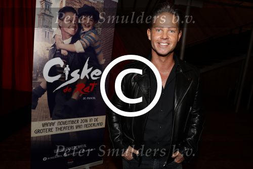 Schiedam 26 oktober 2016
Presentatie cast Ciske de Rat met oa Danny de Munk Bas Keijzer Ad Knippels Brigiite Nijman Ellen evers Sophie Veldhuizen en Boris v d Ham in schouwburg Schiedam. Albert Verlinde is er names stage entertainment.