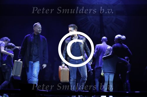 Schiedam 26 oktober 2016
Presentatie cast Ciske de Rat met oa Danny de Munk Bas Keijzer Ad Knippels Brigiite Nijman Ellen evers Sophie Veldhuizen en Boris v d Ham in schouwburg Schiedam. Albert Verlinde is er names stage entertainment.