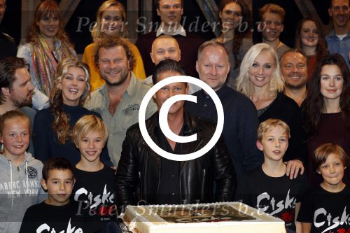 Schiedam 26 oktober 2016
Presentatie cast Ciske de Rat met oa Danny de Munk Bas Keijzer Ad Knippels Brigiite Nijman Ellen evers Sophie Veldhuizen en Boris v d Ham in schouwburg Schiedam. Albert Verlinde is er names stage entertainment.