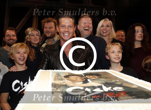 Schiedam 26 oktober 2016
Presentatie cast Ciske de Rat met oa Danny de Munk Bas Keijzer Ad Knippels Brigiite Nijman Ellen evers Sophie Veldhuizen en Boris v d Ham in schouwburg Schiedam. Albert Verlinde is er names stage entertainment.