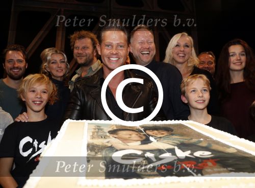 Schiedam 26 oktober 2016
Presentatie cast Ciske de Rat met oa Danny de Munk Bas Keijzer Ad Knippels Brigiite Nijman Ellen evers Sophie Veldhuizen en Boris v d Ham in schouwburg Schiedam. Albert Verlinde is er names stage entertainment.