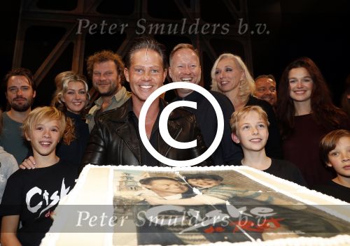 Schiedam 26 oktober 2016
Presentatie cast Ciske de Rat met oa Danny de Munk Bas Keijzer Ad Knippels Brigiite Nijman Ellen evers Sophie Veldhuizen en Boris v d Ham in schouwburg Schiedam. Albert Verlinde is er names stage entertainment.