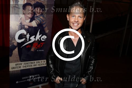 Schiedam 26 oktober 2016
Presentatie cast Ciske de Rat met oa Danny de Munk Bas Keijzer Ad Knippels Brigiite Nijman Ellen evers Sophie Veldhuizen en Boris v d Ham in schouwburg Schiedam. Albert Verlinde is er names stage entertainment.