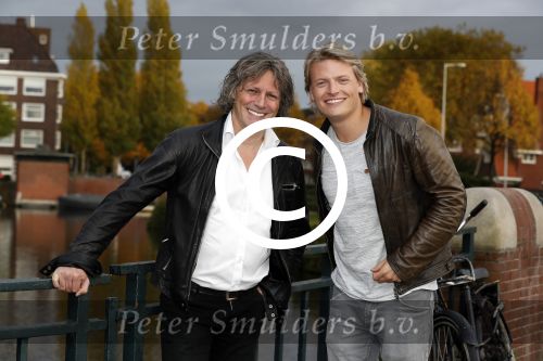 Amsterdam 3 november 2016
Presentatie cd Rene Froger in the harbour Club . Najib Amhali reikt de cd uit. Thomas Berge en Edwin v Hoevelaak