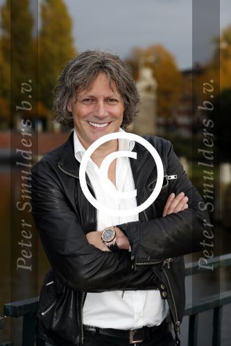Amsterdam 3 november 2016
Presentatie cd Rene Froger in the harbour Club . Najib Amhali reikt de cd uit. Thomas Berge en Edwin v Hoevelaak