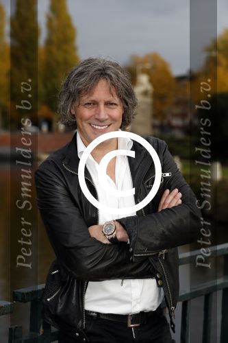 Amsterdam 3 november 2016
Presentatie cd Rene Froger in the harbour Club . Najib Amhali reikt de cd uit. Thomas Berge en Edwin v Hoevelaak