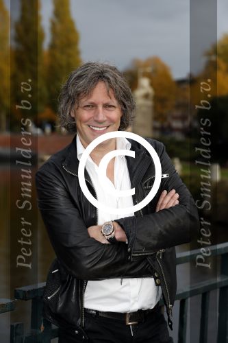Amsterdam 3 november 2016
Presentatie cd Rene Froger in the harbour Club . Najib Amhali reikt de cd uit. Thomas Berge en Edwin v Hoevelaak