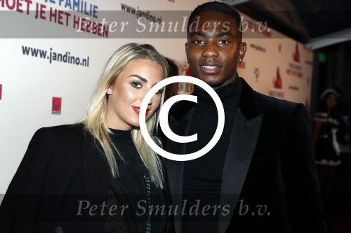 Rotterdam 16 oktober 2016
Premiere Jandino Asporaat met van je familie moet je het hebben in het oude Luxor. Eljero Elia en partner Sanne Hoogkramer